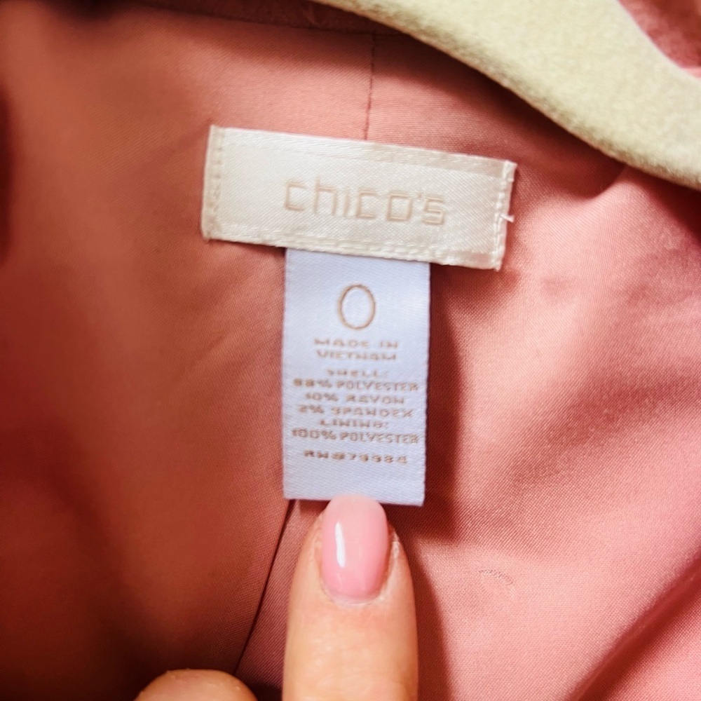 Beautiful size 0 Chico's coat in pink - Picture 6 of 7